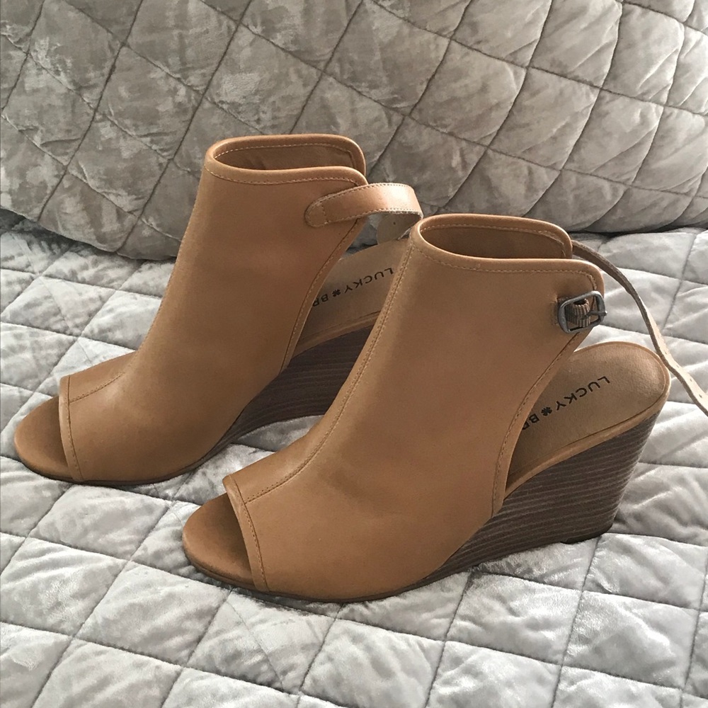 Lucky Brand Peep Toe Wedge Size 8